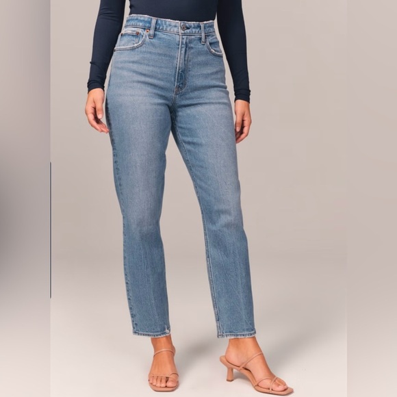 Abercrombie & Fitch Curve Love High Rise Mom Jean Blue Denim Size XXS l 00 l 24 - Picture 3 of 11